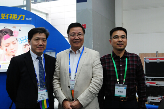 第十九次全國(guó)眼科年會(huì)開(kāi)幕 大會(huì)主席王寧利致辭