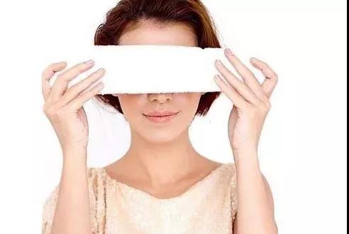 如何足不出戶解決眼干問題，眼科專家給出2點建議