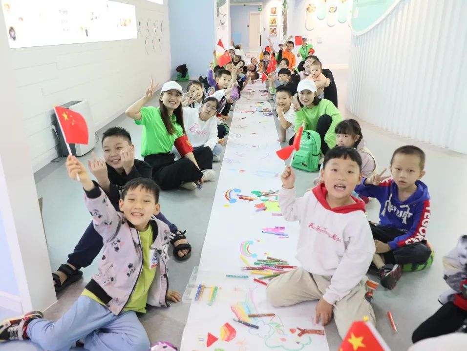 科普月“獻禮祖國 長卷繪畫”&流動愛眼大課堂活動紀實